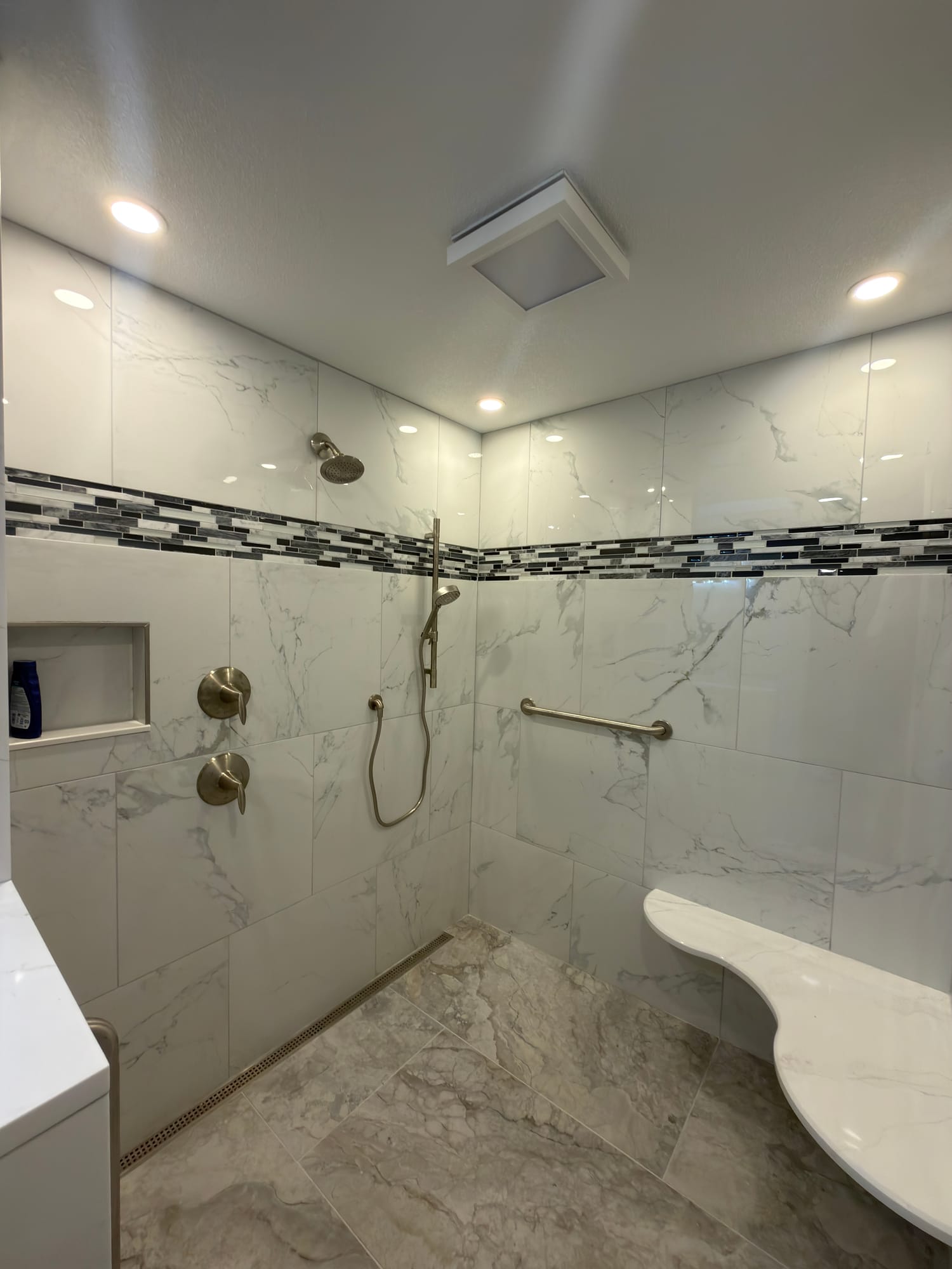 Bathroom Dousman — photo 2
